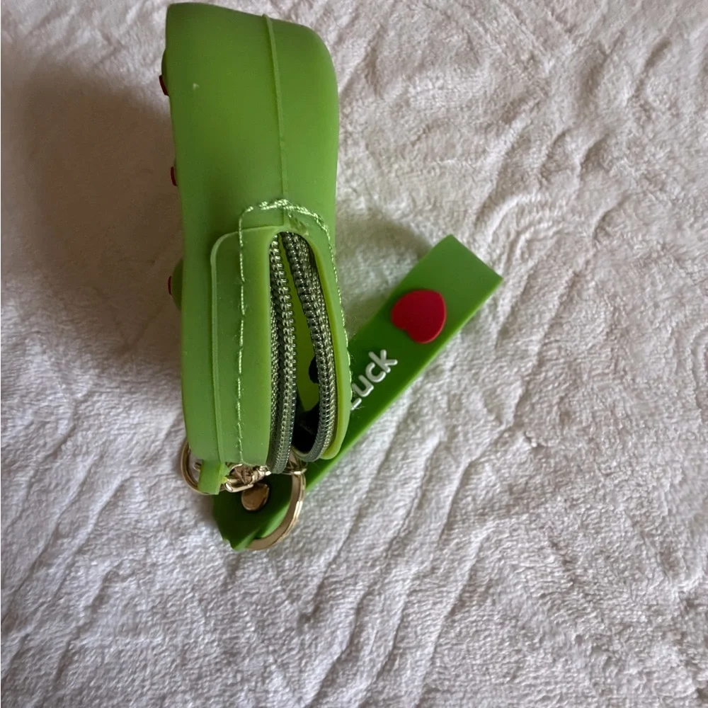 Green Avocado Pop It coins Keychain - Picture 3 of 6